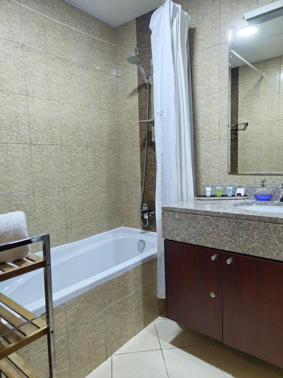 Studio In The Heart Of Sports City -Great View & Amenities! 迪拜 外观 照片
